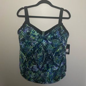 Maternity swimsuit top bundle